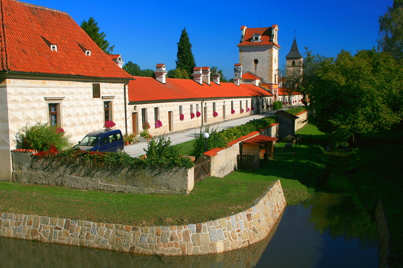 VODNÍ PŘÍKOP - Liběna Stiebitzová
