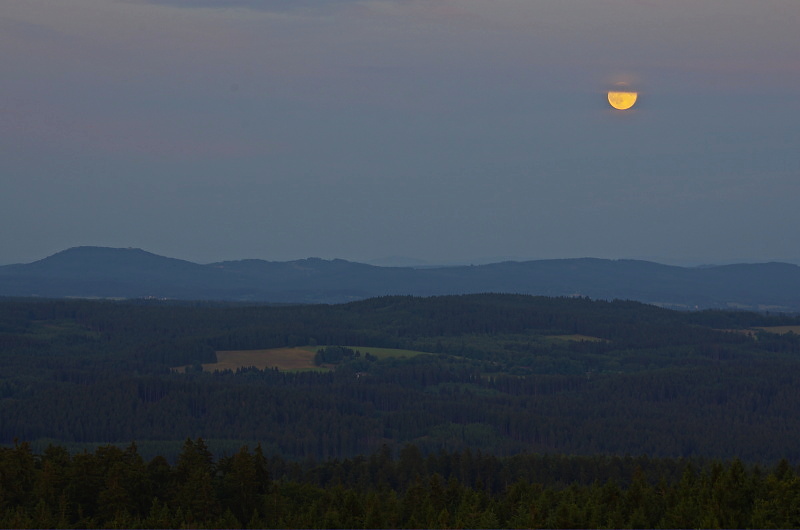 MĚSÍC  - Liběna Stiebitzová